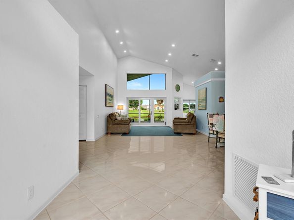 6004 Golf Villas Drive, Boynton Beach FL 33437