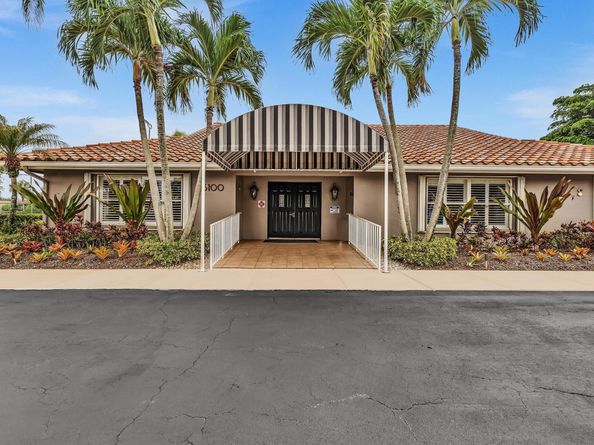 6004 Golf Villas Drive, Boynton Beach FL 33437