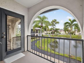 340 Pine Ridge Circle B2, Greenacres FL 33463