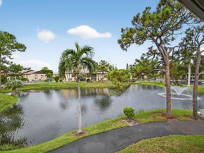 340 Pine Ridge Circle B2, Greenacres FL 33463