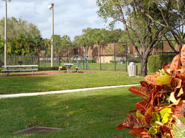 505 5th Way, West Palm Beach FL 33407