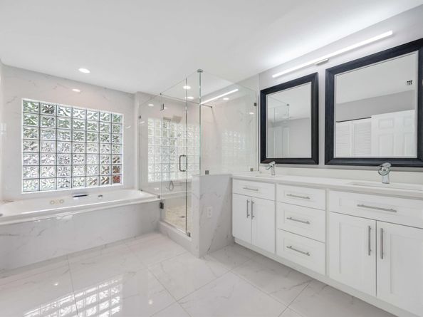 19162 Cloister Lake Lane, Boca Raton FL 33498