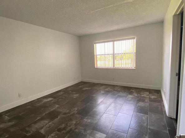 9355 SW 8th Street 305, Boca Raton FL 33428