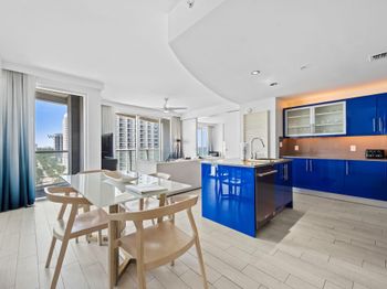 3101 Bayshore Dr