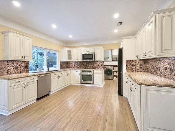 7501 Red Bay Place, Coral Springs FL 33065