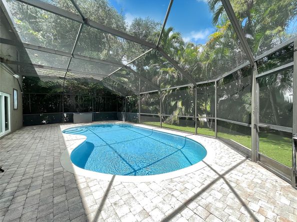 7501 Red Bay Place, Coral Springs FL 33065