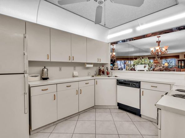 7449 Fairfax Dr 211, Fort Lauderdale FL 33321