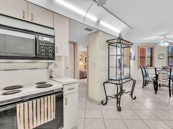 7449 Fairfax Dr 211, Fort Lauderdale FL 33321