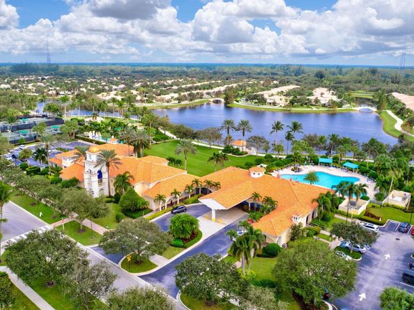 8015 Laborie Lane, Wellington FL 33414