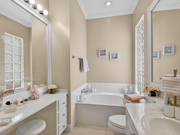 8015 Laborie Lane, Wellington FL 33414