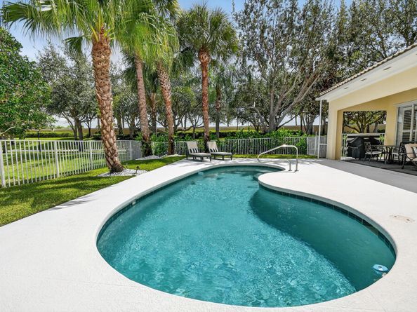 8015 Laborie Lane, Wellington FL 33414
