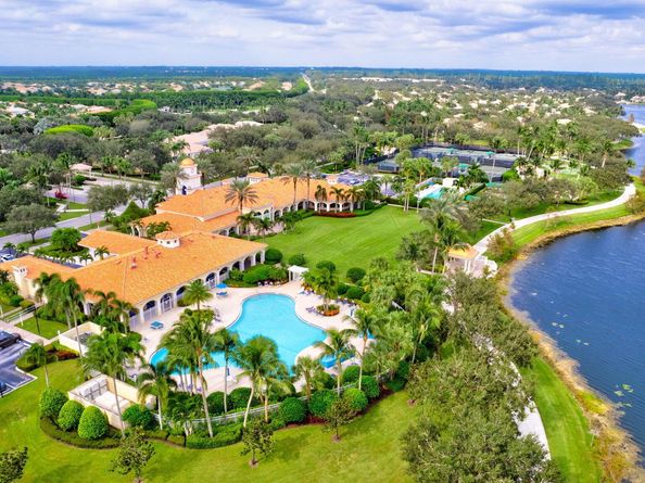 8015 Laborie Lane, Wellington FL 33414