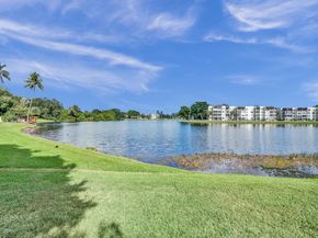 9235 Lagoon Pl 207, Davie FL 33324