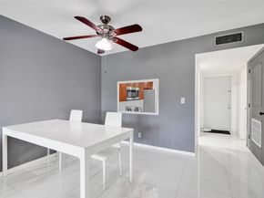 9235 Lagoon Pl 207, Davie FL 33324