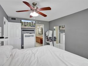 9235 Lagoon Pl 207, Davie FL 33324