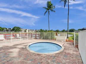 9235 Lagoon Pl 207, Davie FL 33324