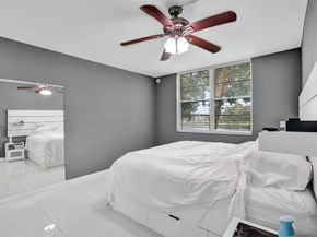 9235 Lagoon Pl 207, Davie FL 33324