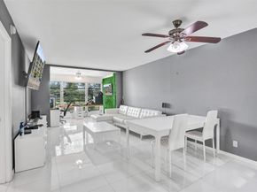 9235 Lagoon Pl 207, Davie FL 33324