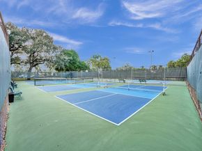 9235 Lagoon Pl 207, Davie FL 33324