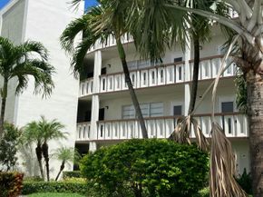 130 Southampton B, West Palm Beach FL 33417