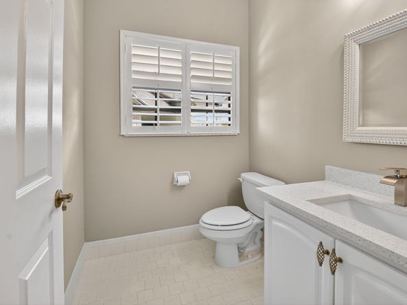 8041 Aberdeen Drive 202, Boynton Beach FL 33472