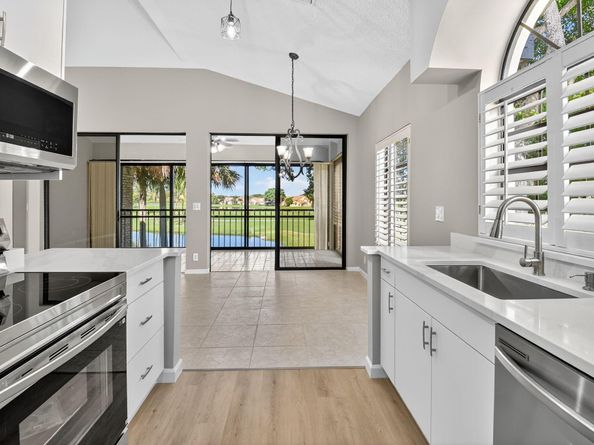 8041 Aberdeen Drive 202, Boynton Beach FL 33472