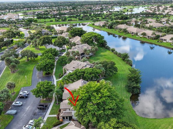 8041 Aberdeen Drive 202, Boynton Beach FL 33472