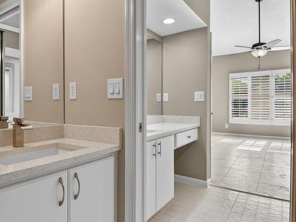 8041 Aberdeen Drive 202, Boynton Beach FL 33472