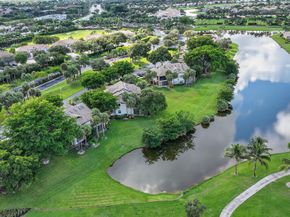 8041 Aberdeen Drive 202, Boynton Beach FL 33472
