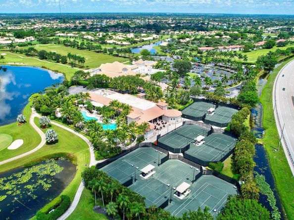 8041 Aberdeen Drive 202, Boynton Beach FL 33472