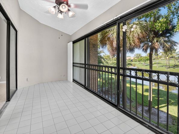 8041 Aberdeen Drive 202, Boynton Beach FL 33472