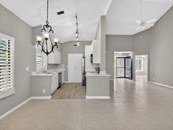8041 Aberdeen Drive 202, Boynton Beach FL 33472