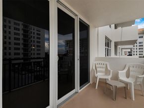 1147 Hillsboro Mile 307, Hillsboro Beach FL 33062