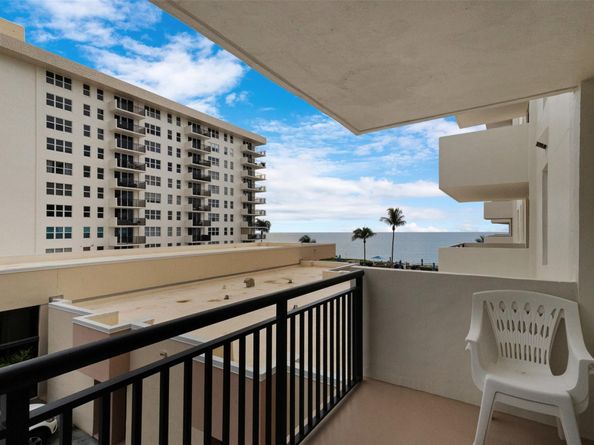 1147 Hillsboro Mile 307, Hillsboro Beach FL 33062