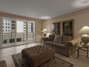 1147 Hillsboro Mile 307, Hillsboro Beach FL 33062