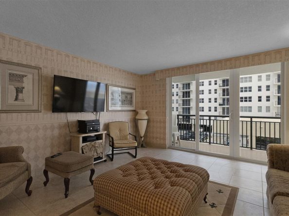 1147 Hillsboro Mile 307, Hillsboro Beach FL 33062