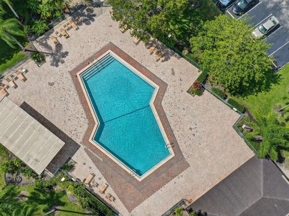 13055 SW 15th Ct 310S, Pembroke Pines FL 33027