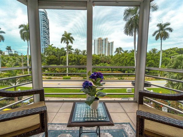 300 Diplomat Pkwy 309, Hallandale Beach FL 33009