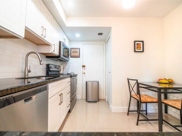 300 Diplomat Pkwy 309, Hallandale Beach FL 33009