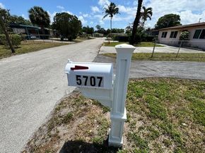 5707 Briarwood Street, Mangonia Park FL 33407