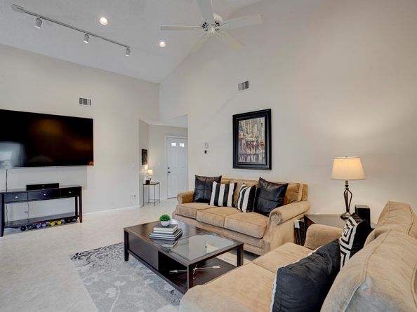 5915 Parkwalk Drive, Boynton Beach FL 33472