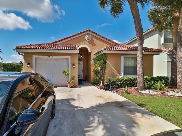 5619 Kingsmill Ct, Lake Worth FL 33463