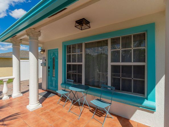 951 Green Street, West Palm Beach FL 33405