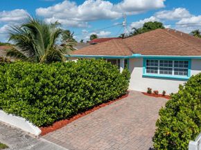 951 Green Street, West Palm Beach FL 33405