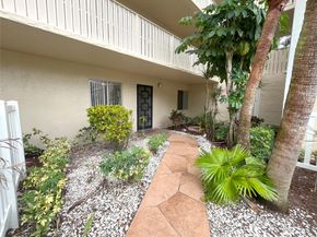 7267 Huntington Ln 104, Delray Beach FL 33446
