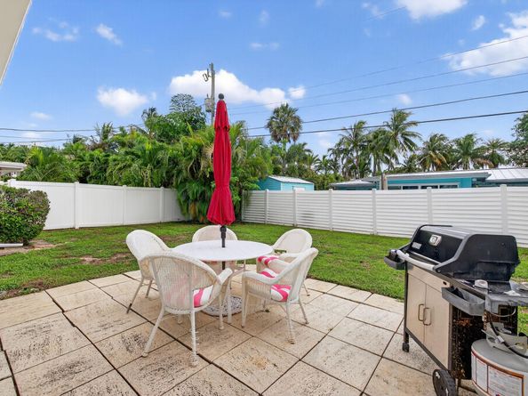 2048 Coco Palm Pl, Lauderdale By The Sea FL 33062