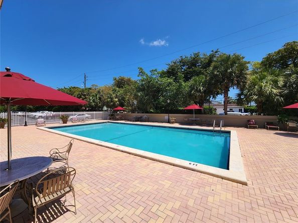 1805 Sans Souci Blvd 403, North Miami FL 33181