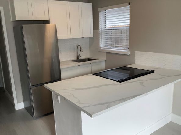 1539 NE 32nd St, Oakland Park FL 33334