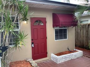 1539 NE 32nd St, Oakland Park FL 33334