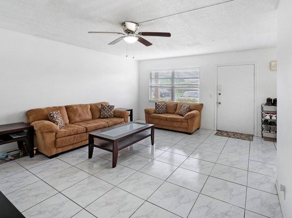 13550 SW 6th Court 111a, Pembroke Pines FL 33027